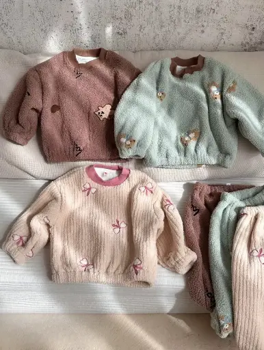 Cozy Fleece Sweatshirt and Pants Set For Kids | Soft Fabric | Age Group 1 - 5 Years | MOQ: 5pc / Set